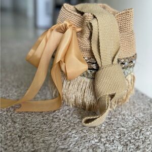 Colombian bags woven  100% by hand by indigenous people,  (Mochilas) new